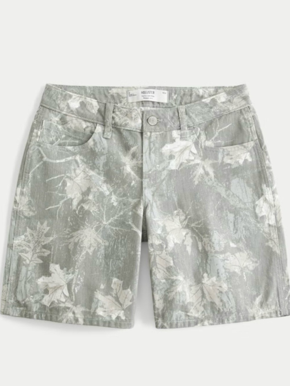 Curvy Low-Rise Camo Baggy Jort